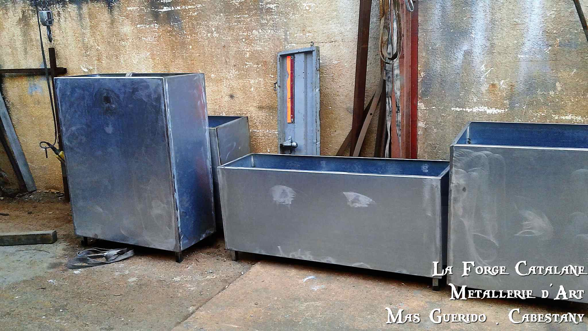 mobilier jardiniere galva brut fer Forge Catalane Cabestany (2).jpg